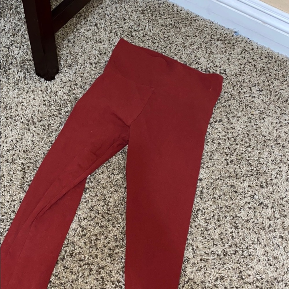 Red leggings🌺